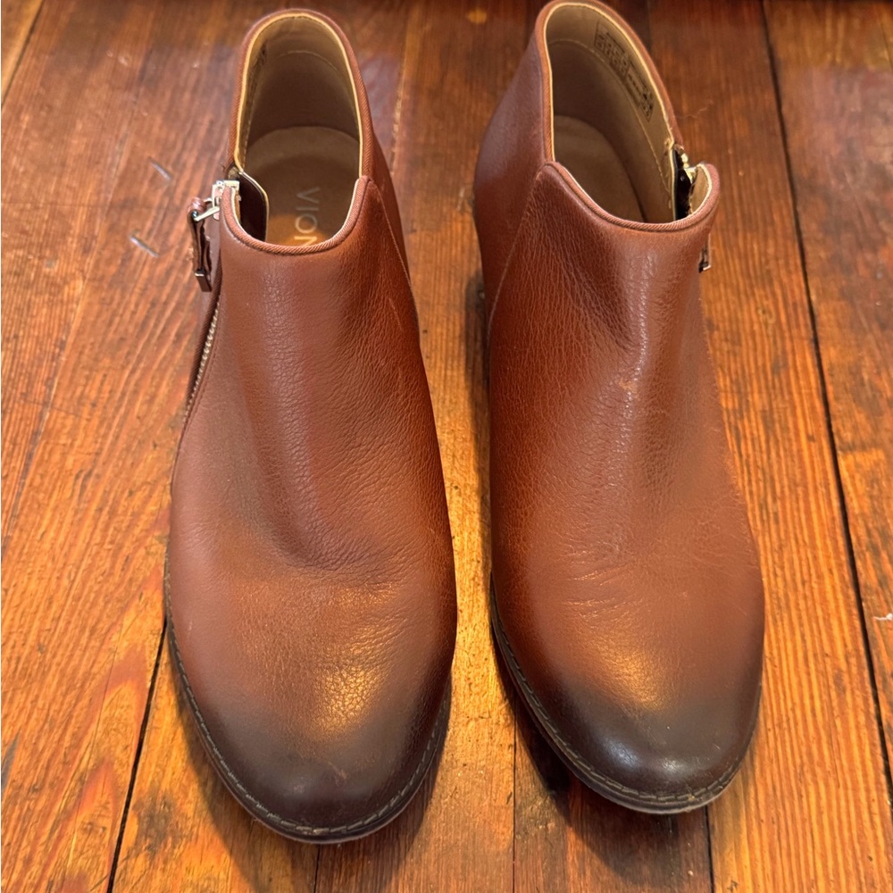 Vionic Women’s Brown Leather Shoes
